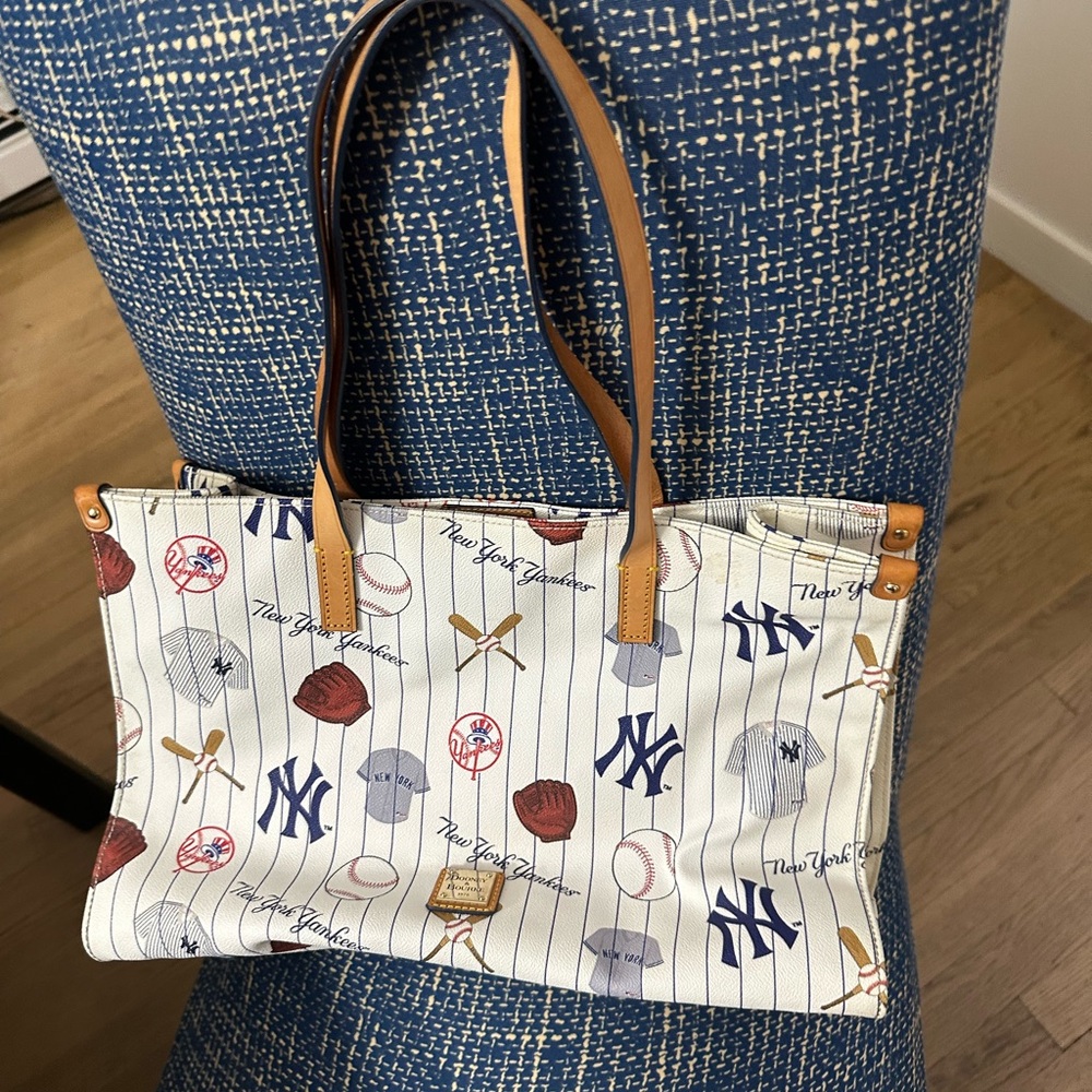 NEW Dooney & Bourke New York Yankees Tote Bag